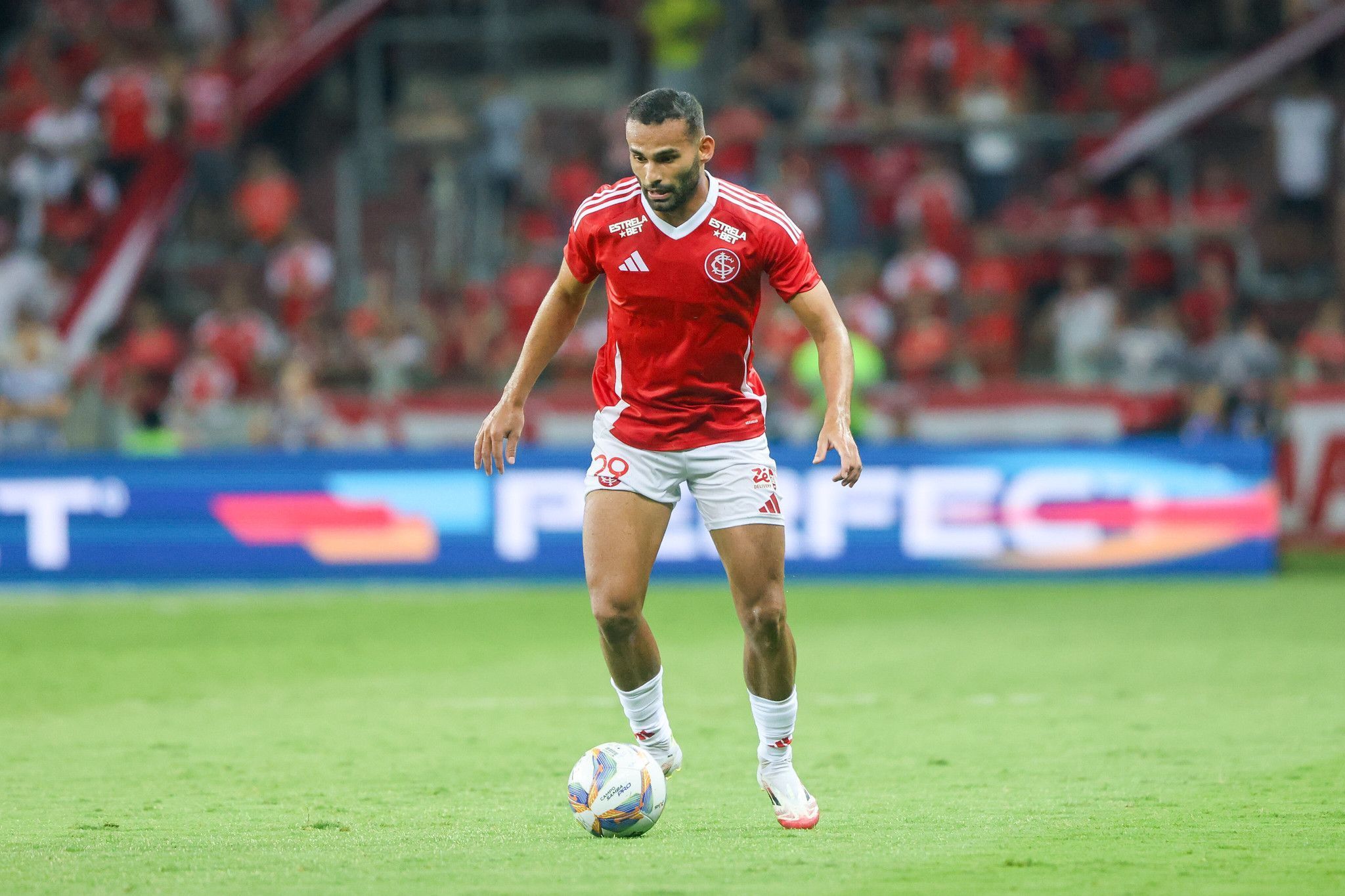 Negociação entre Santos e Inter por Thiago Maia é suspensa; entenda