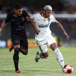 Matheus Martins projeta evolução do Botafogo: 'É apenas o terceiro jogo'