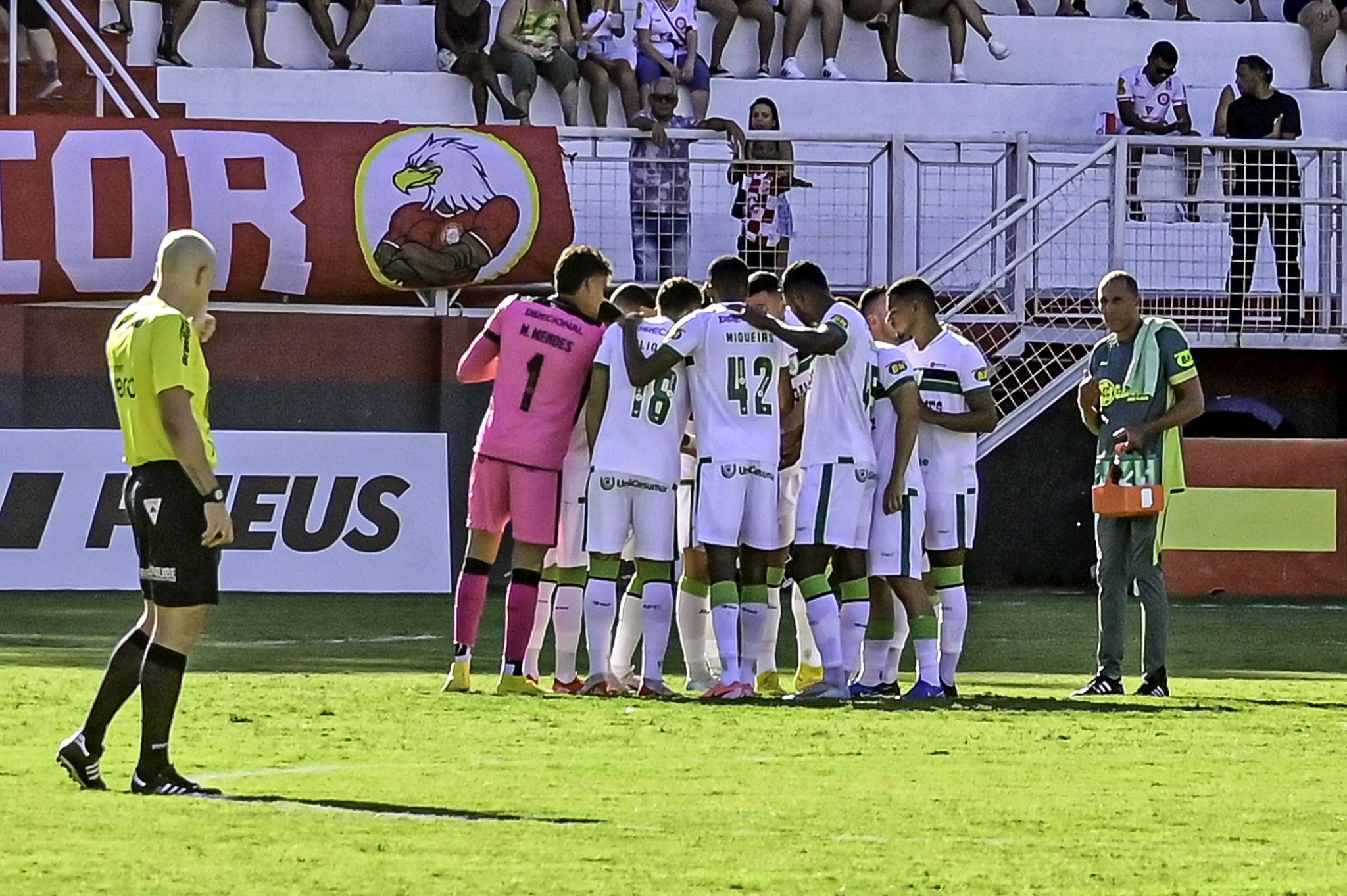 Como os jogadores do América reagiram à derrota para o Tombense no Mineiro