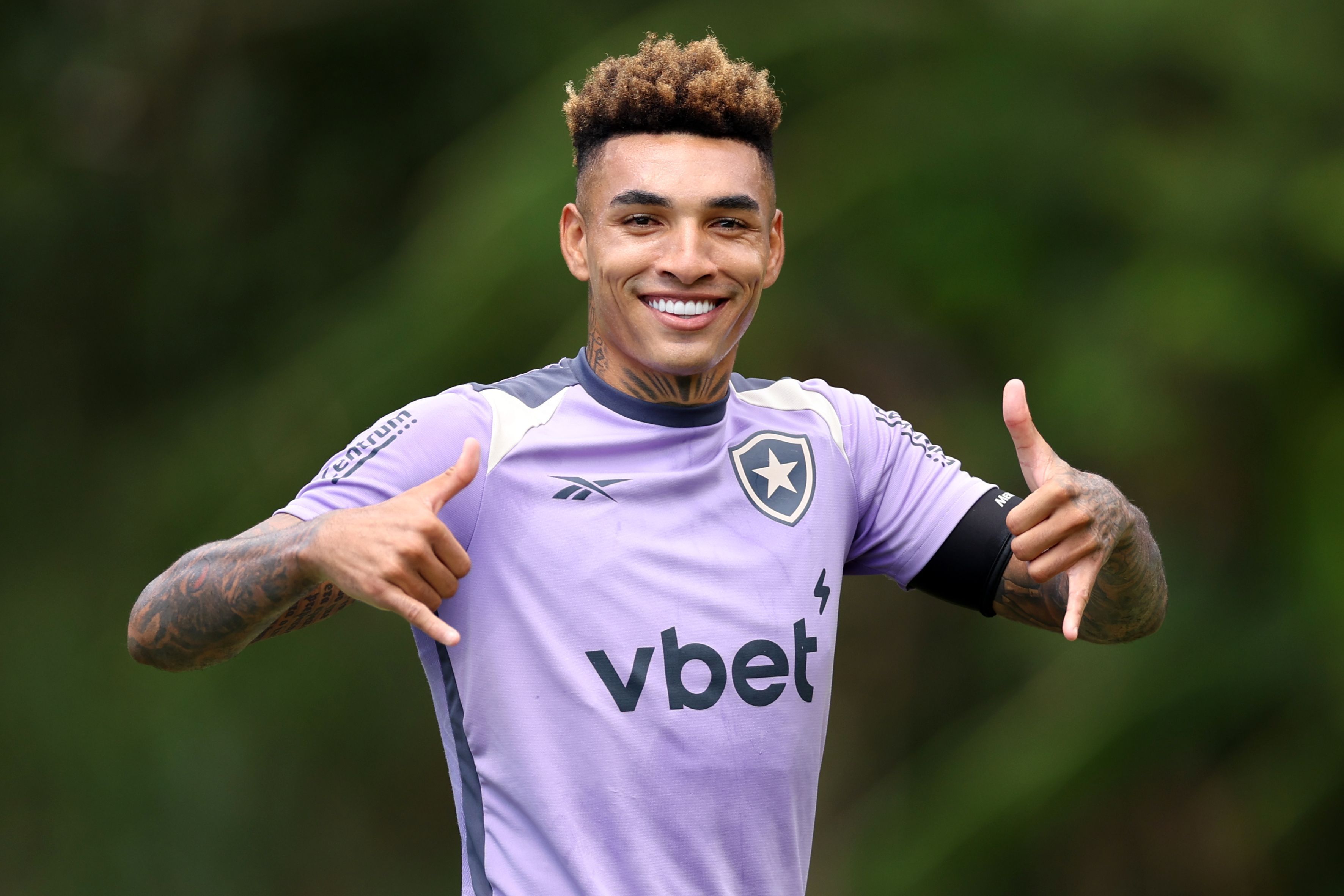 Botafogo tem desfalques para clássico com o Flamengo; veja provável escalação
