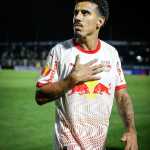 Palmeiras e Bragantino mantêm otimismo pela transferência de Lucas Evangelista