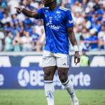Bolasie reage nas redes sociais após derrota do Cruzeiro para o Atlético