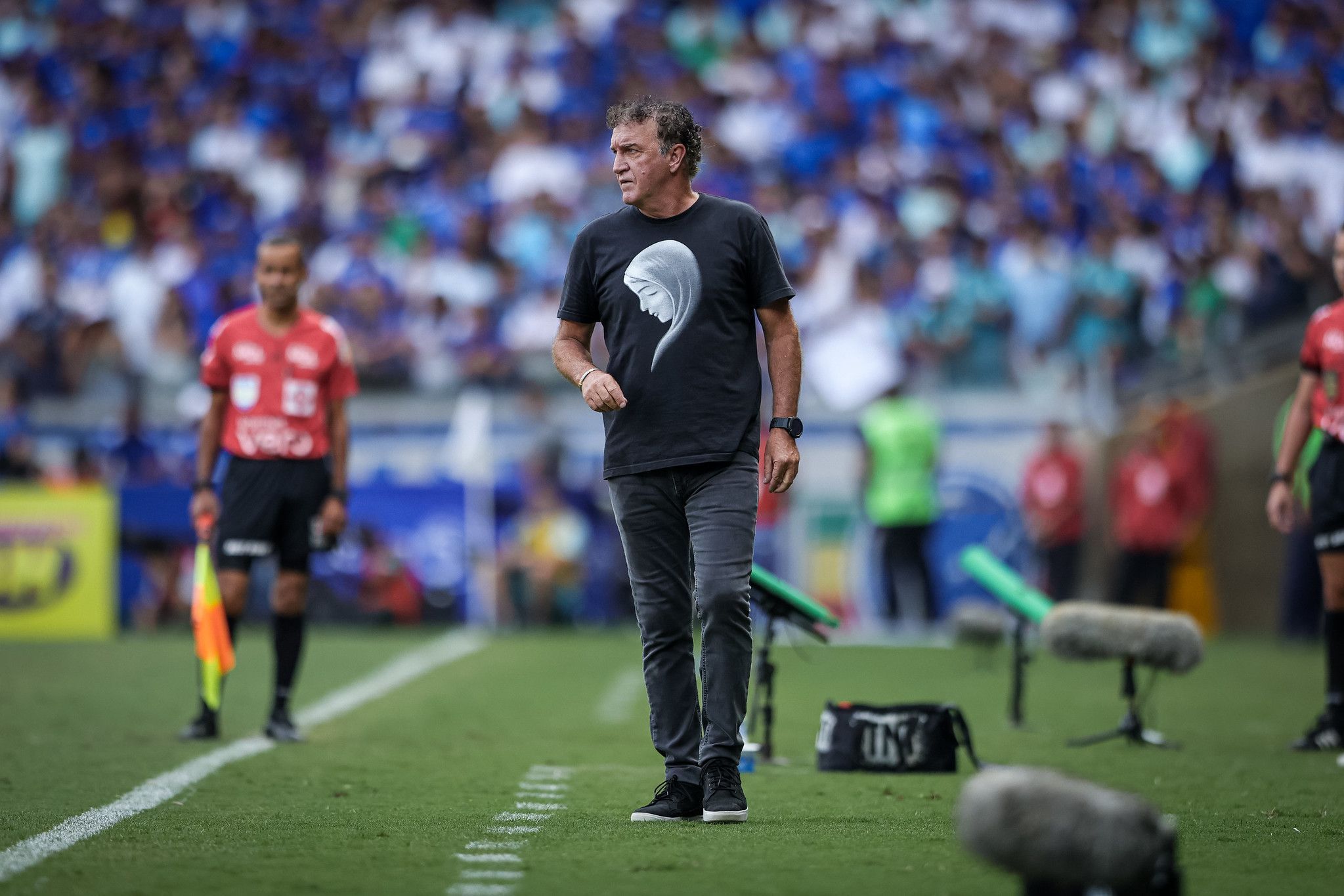 Cuca vê expulsão de Gabigol como decisiva para resultado e analisa vitória do Atlético