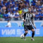 Lyanco, do Atlético, deveria ter sido expulso no clássico com o Cruzeiro? Ex-árbitro opina