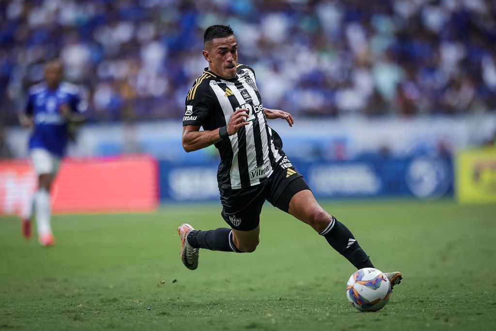 Cuello, do Atlético, fala sobre lesão e revela posição preferida em campo