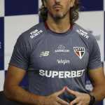 Zubeldía defende atuação do São Paulo em empate com a Inter de Limeira