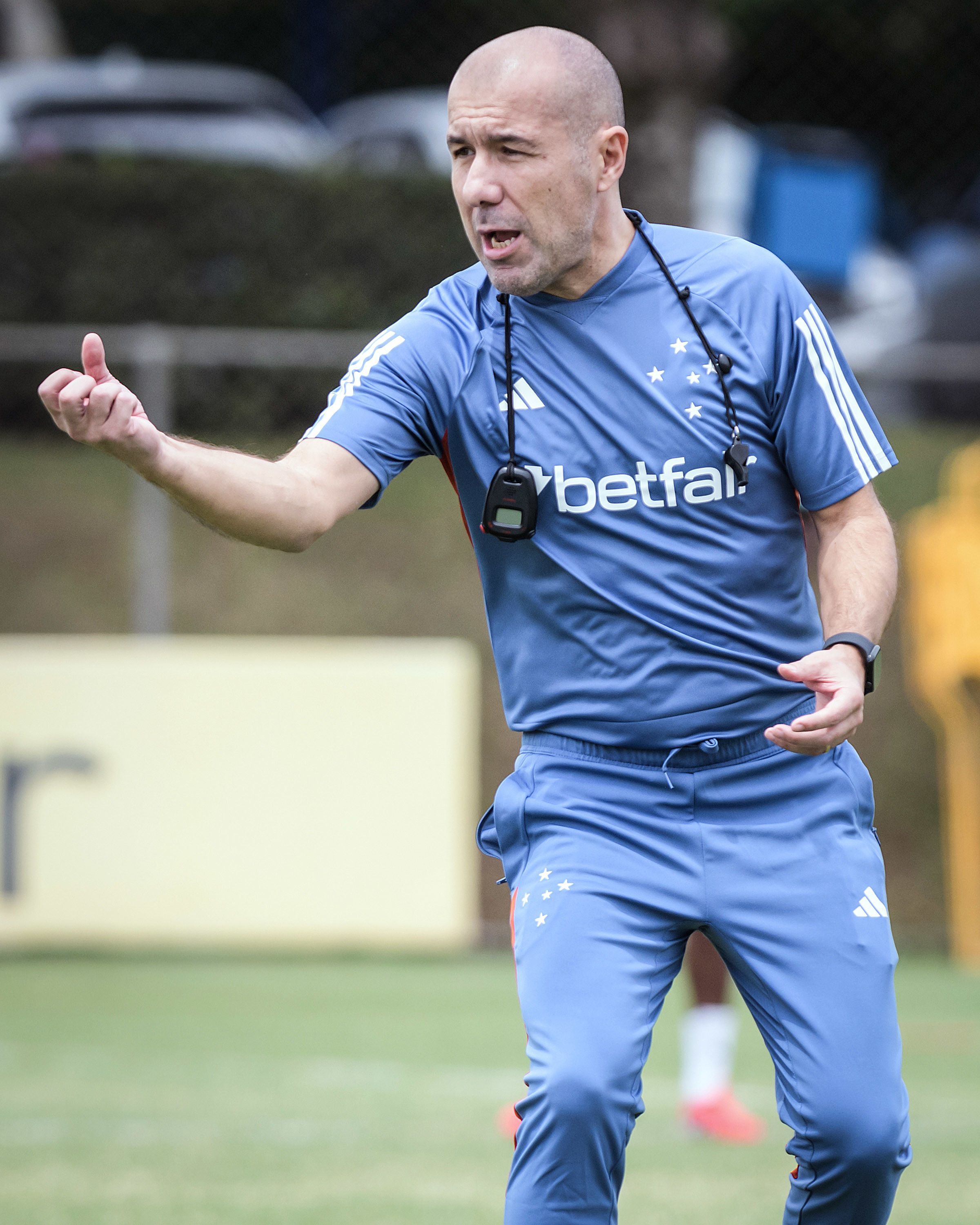 Leonardo Jardim quer competições internas por vaga no time do Cruzeiro