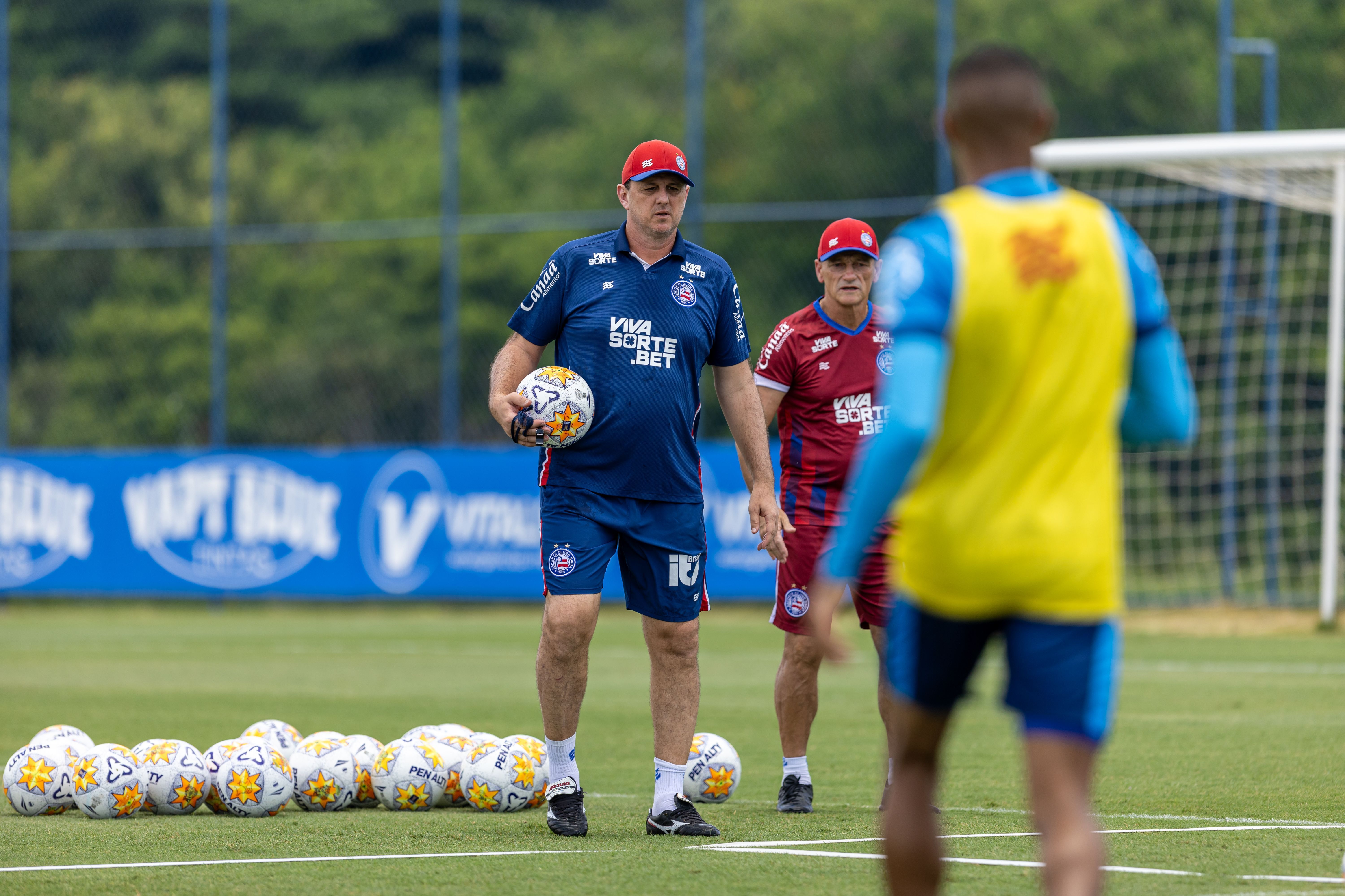 Escalação do Bahia: Ceni muda o sistema defensivo contra o América-RN