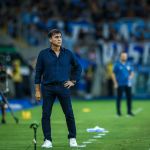 Quinteros faz apelo a direção após goleada do Grêmio: 'Urgente'