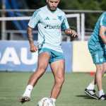 Inter volta à carga para repatriar lateral William, do Cruzeiro