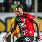 Ex-Santos estreia como titular do Vitória e projeta 'mais oportunidades'