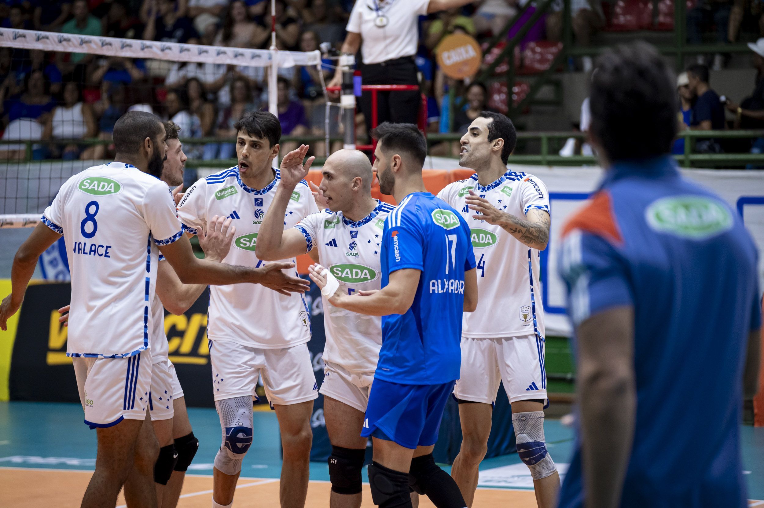 Sada Cruzeiro vence Guarulhos e amplia vantagem na ponta da Superliga