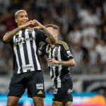 Deyverson volta a comentar interesse do Vitória e se derrete com carinho da torcida