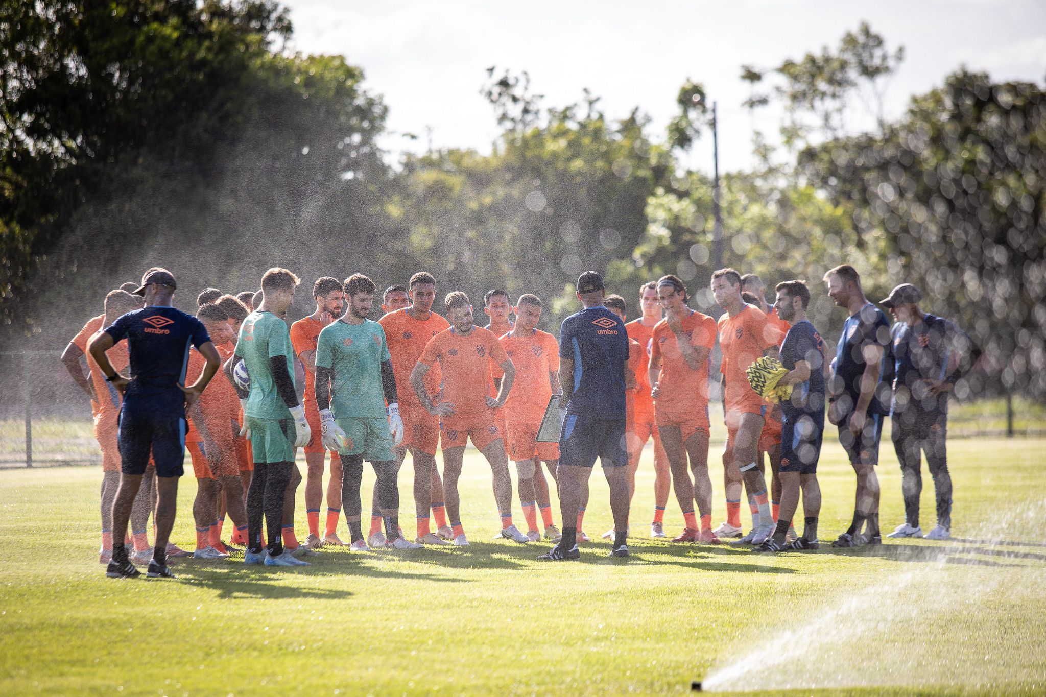 Reforços do Sport se envolvem em acidente a caminho do CT; clube se posiciona