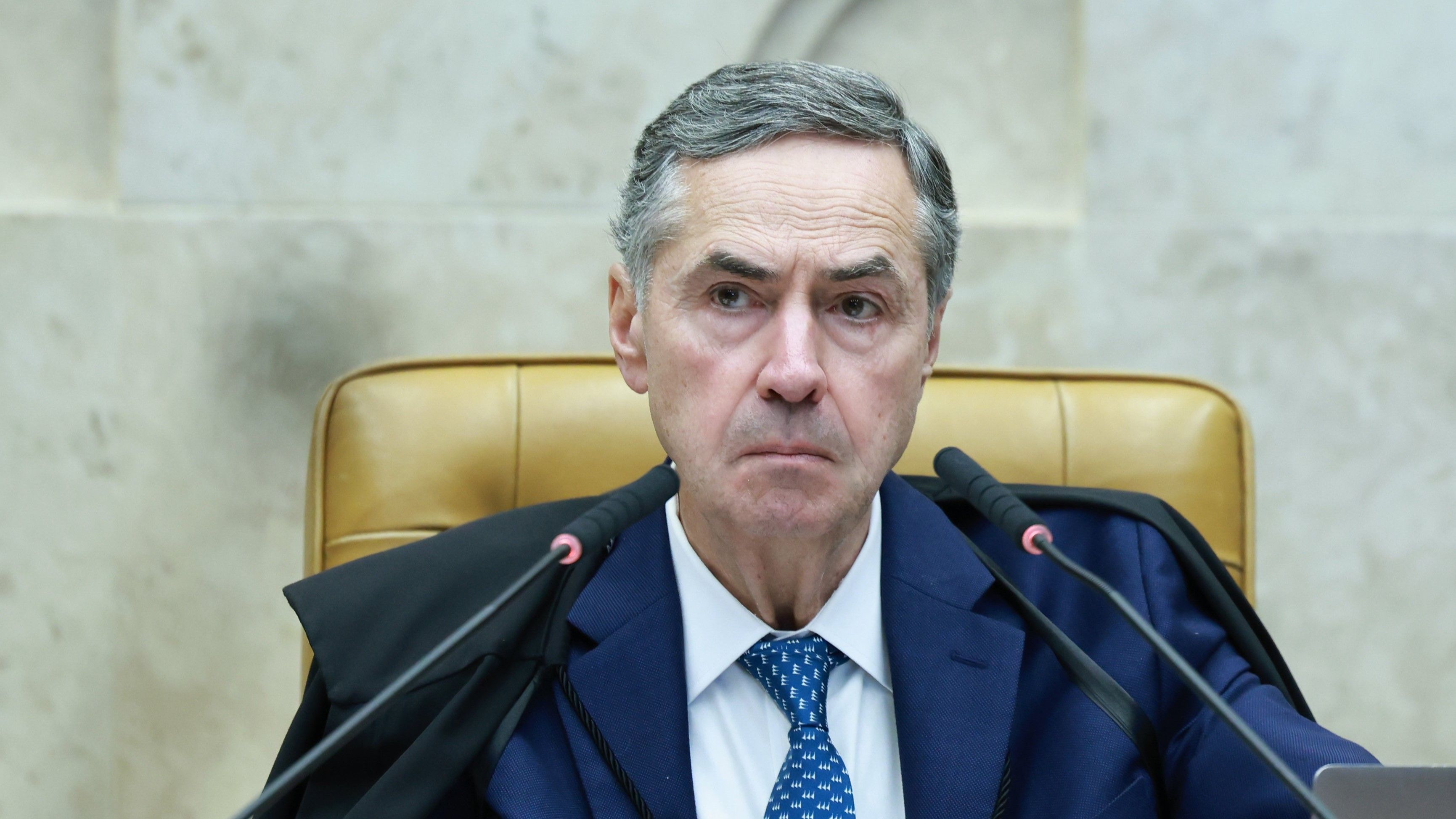 Barroso nega afastar Moraes, Zanin e Dino de julgamento de Bolsonaro no STF