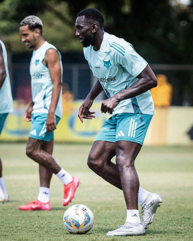 Cruzeiro: Bolasie posta mensagem enigmática após oferta do Zenit por Matheus Pereira