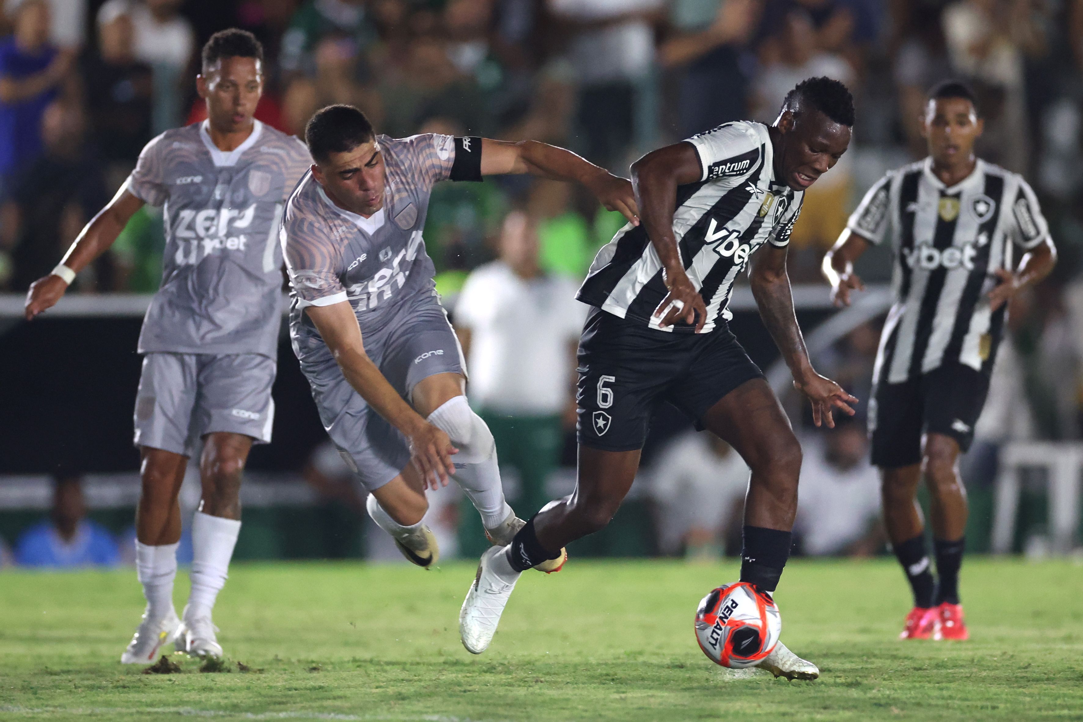 Com reservas, Botafogo tropeça contra o Boavista e segue fora do G4 do Carioca