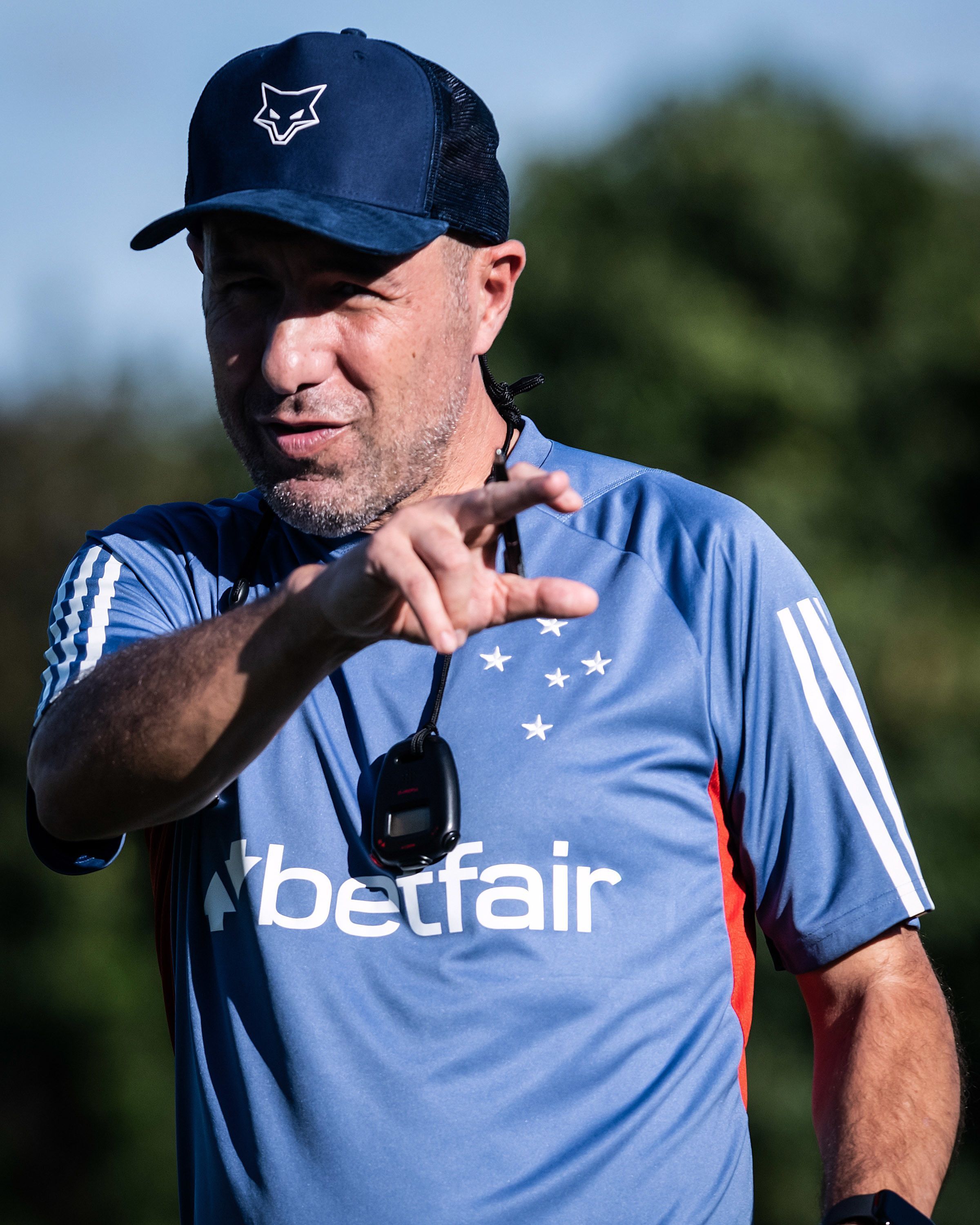 O Cruzeiro ainda vai contratar este ano? Leonardo Jardim responde