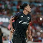 Ex-Atlético faz estreia com a camisa do Vasco em clássico contra o Flamengo
