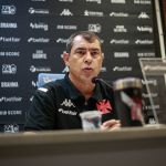 Carille dispara após eliminação do Vasco: 'Muito longe do que espero'