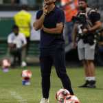 Lesões preocupam Abel, e Palmeiras fica com elenco ainda mais curto