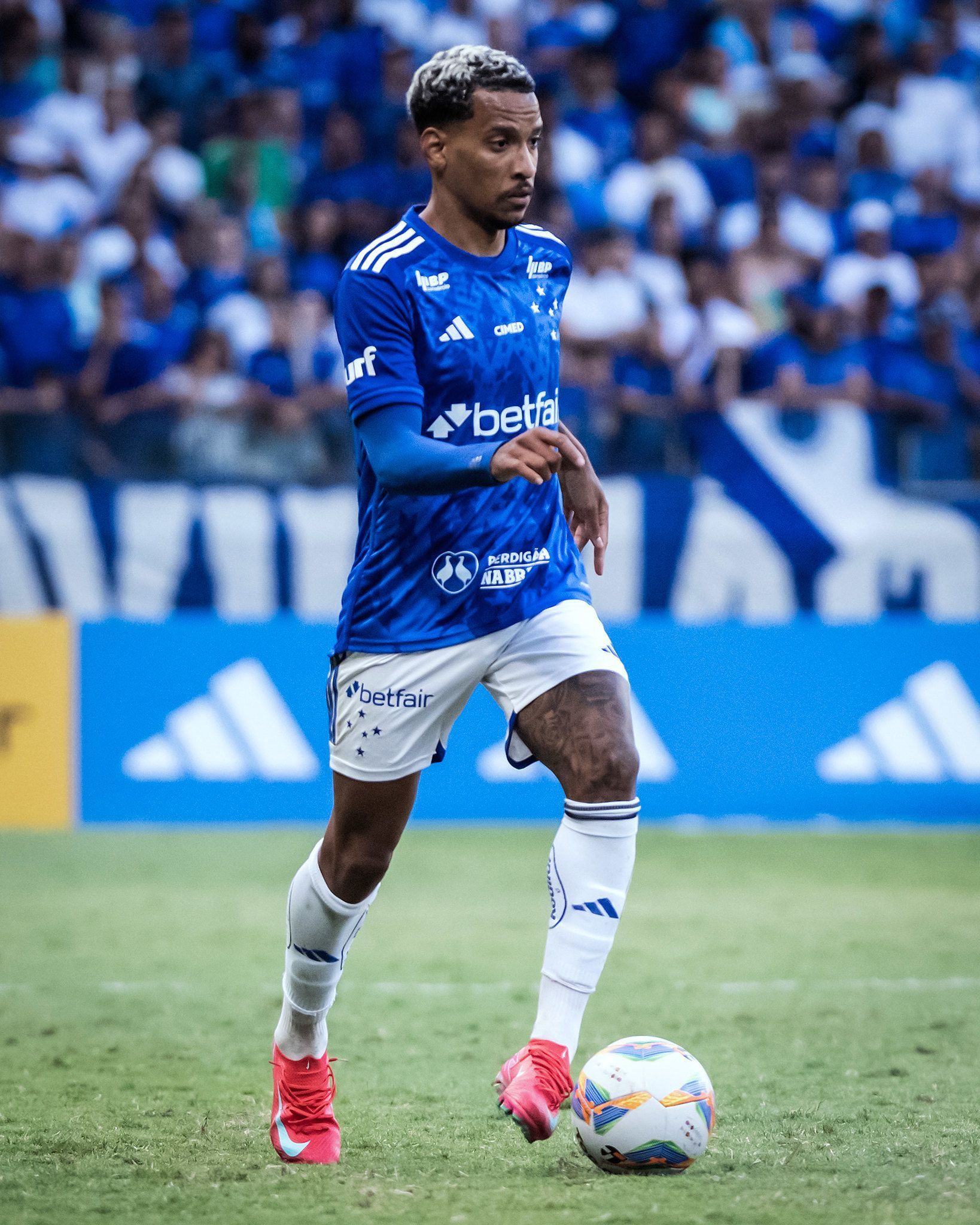 Cruzeiro alinha troca com Flamengo, mas Matheus Pereira veta e fica na Toca