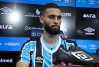 Gafe: Wagner Leonardo 'alfineta' Vitória em apresentação no Grêmio