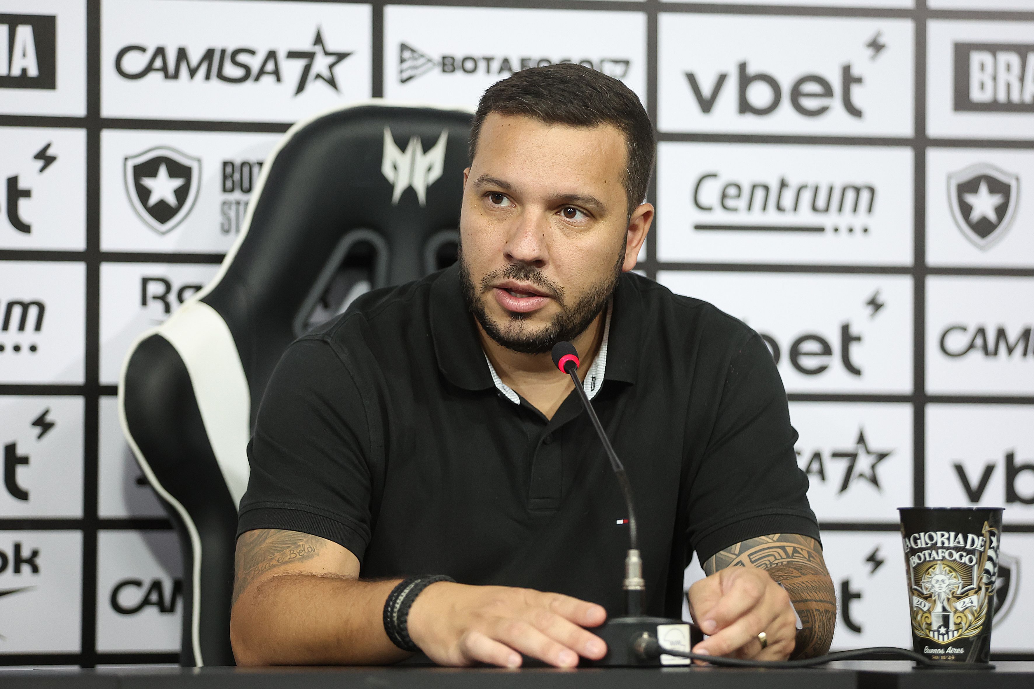 Diretor explica como Lyon ajudou na chegada de reforço de R$ 50 milhões do Botafogo