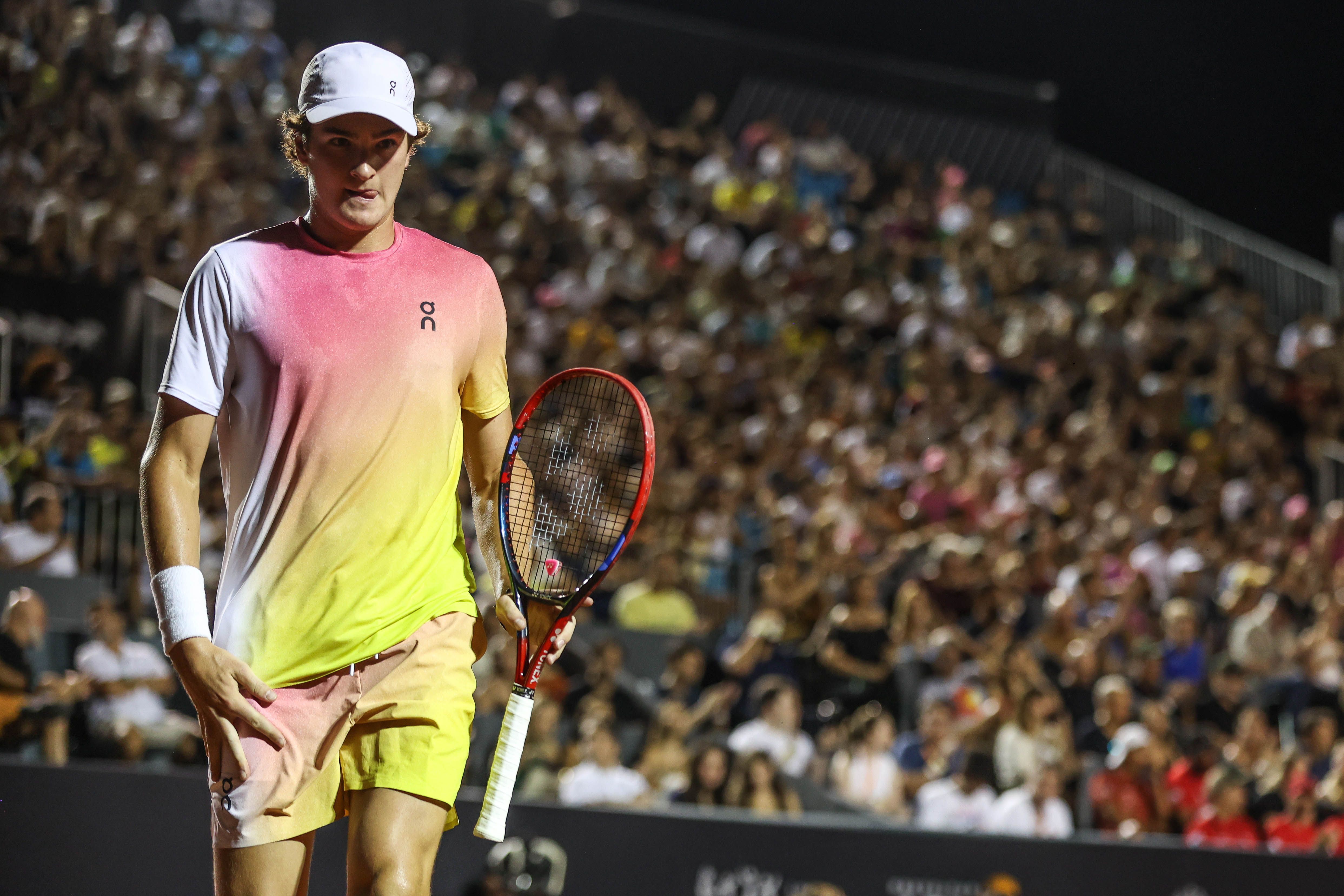 João Fonseca reage à derrota na estreia no Rio Open: ‘Vivendo e aprendendo’