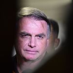Médicos de Bolsonaro vão a Brasília após internação de última hora