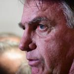 Trompetista de Lula interrompe 1º coletiva de Bolsonaro após tornozeleira eletrônica