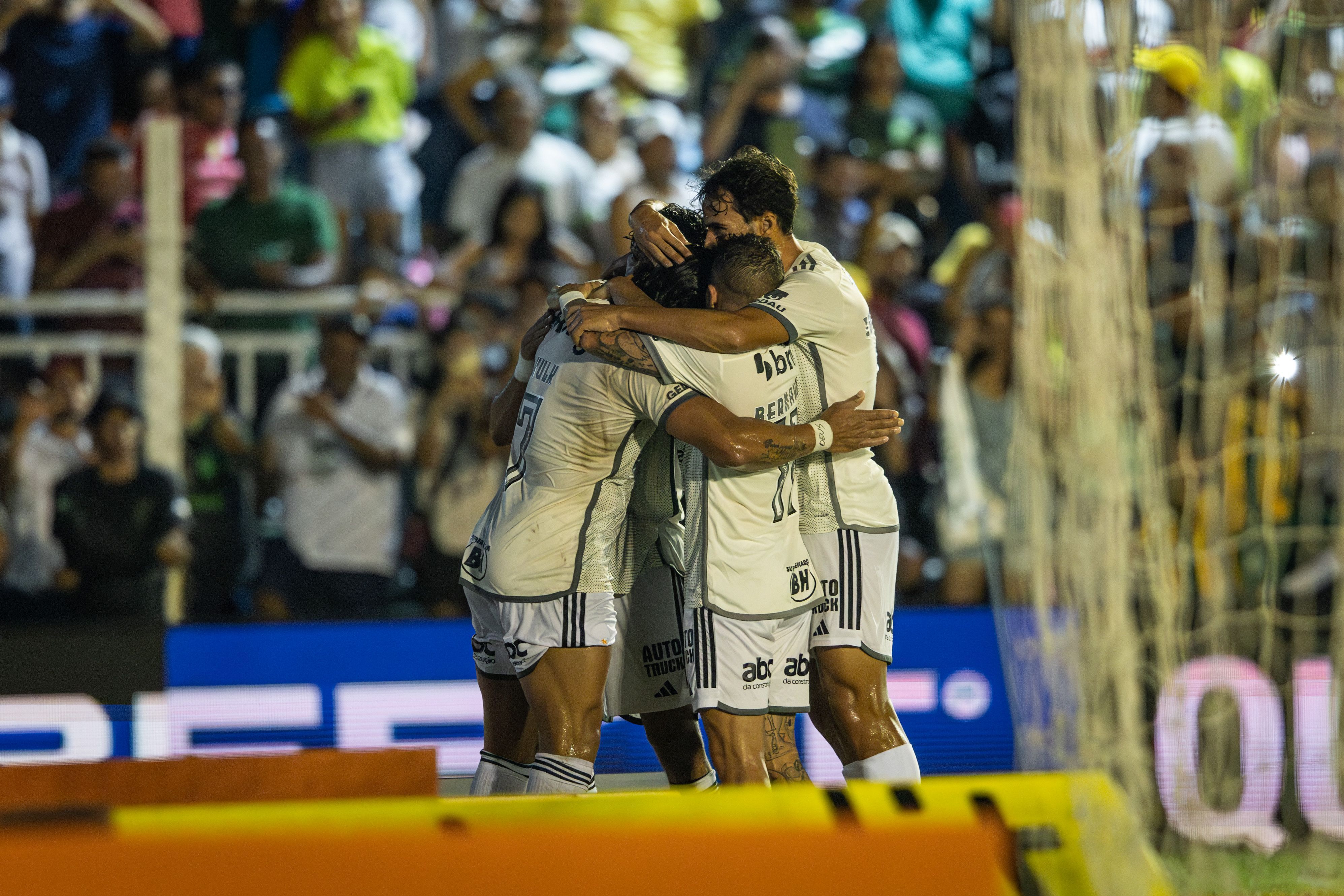 Com gols de Hulk e Rony, Atlético vence Tocantinópolis e avança na Copa do Brasil