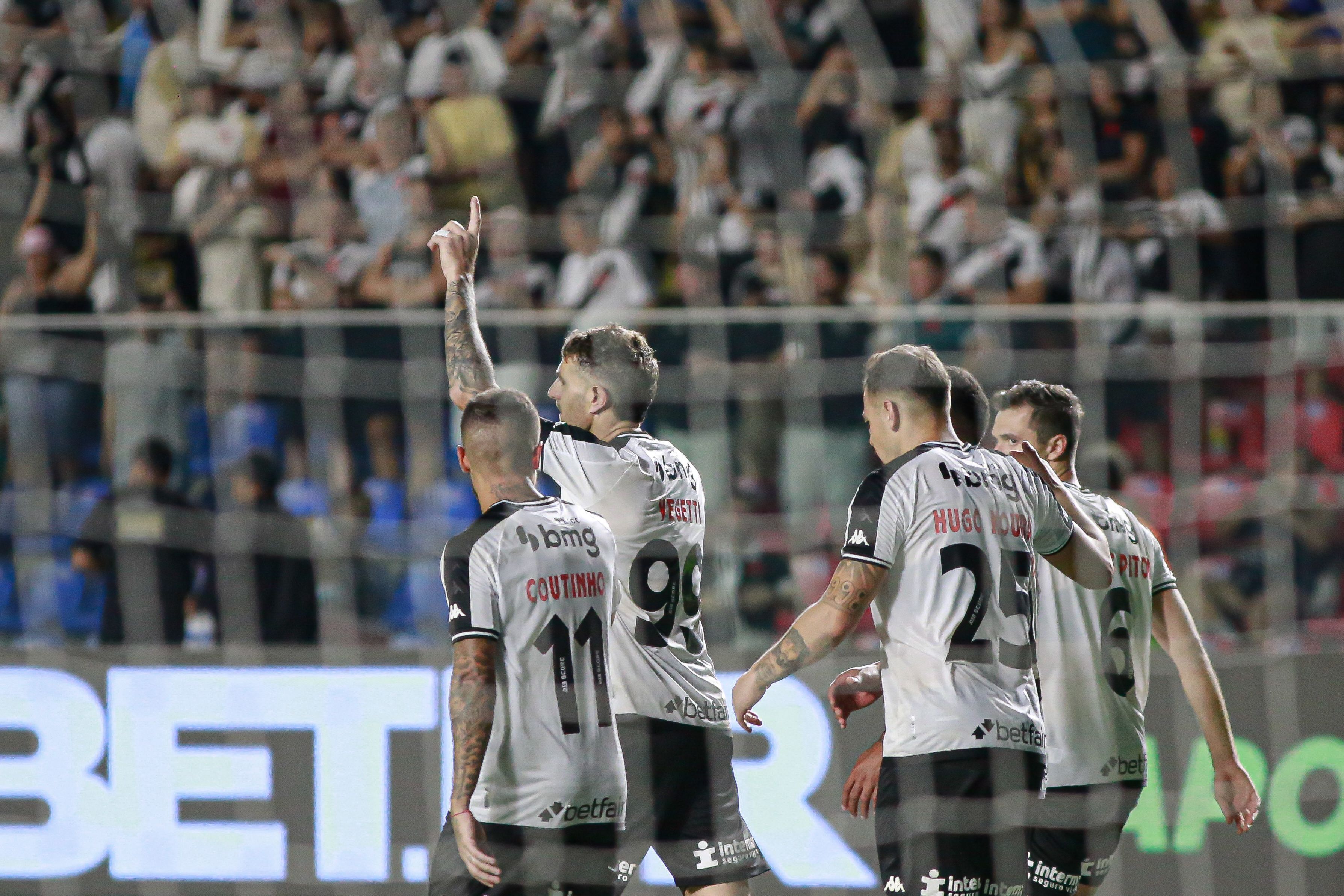 Vasco ignora Flamengo pela Copa do Brasil: 'Responsabilidade é toda nossa'