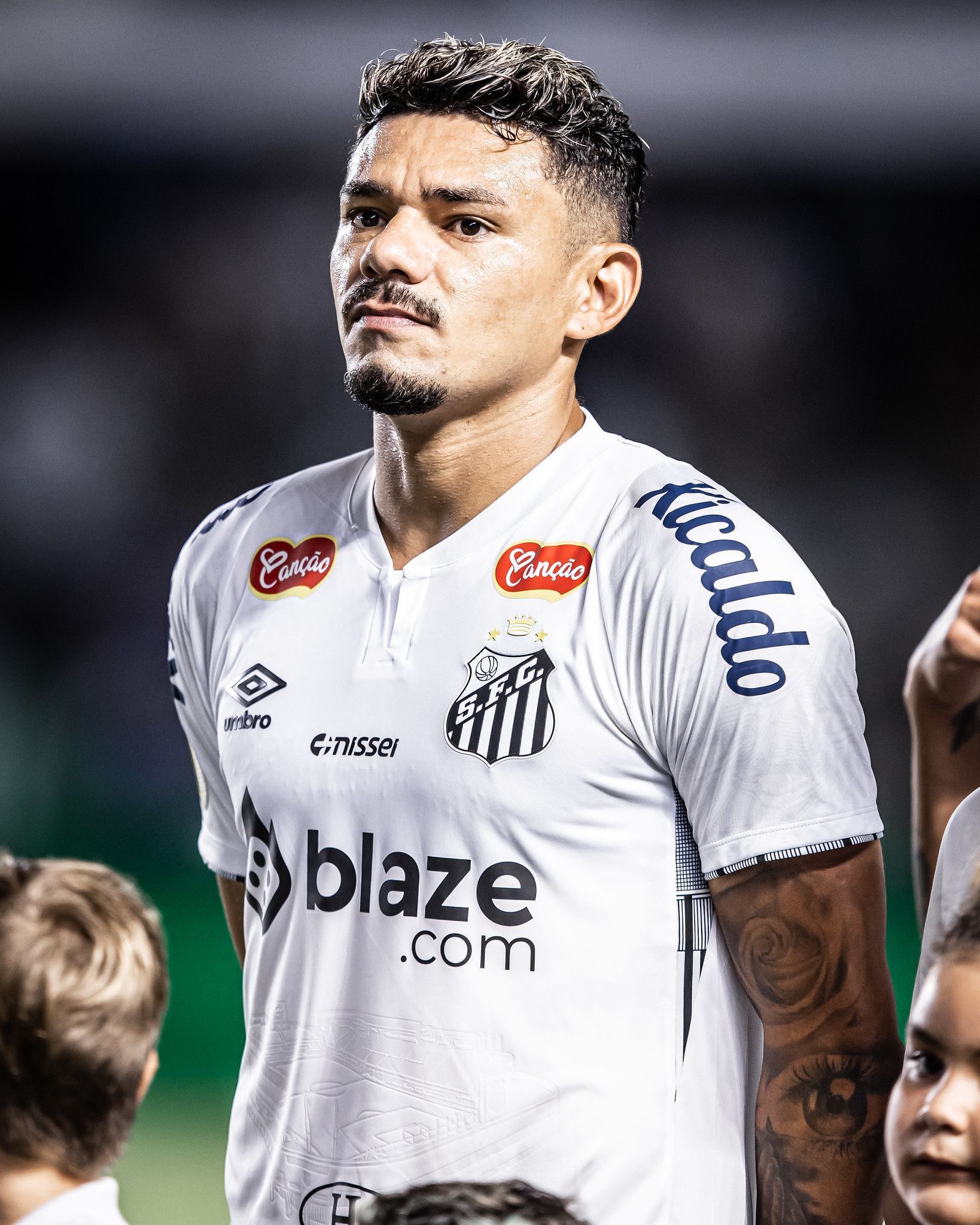 Santos encaminha empréstimo de Tiquinho Soares ao Mirassol; saiba detalhes