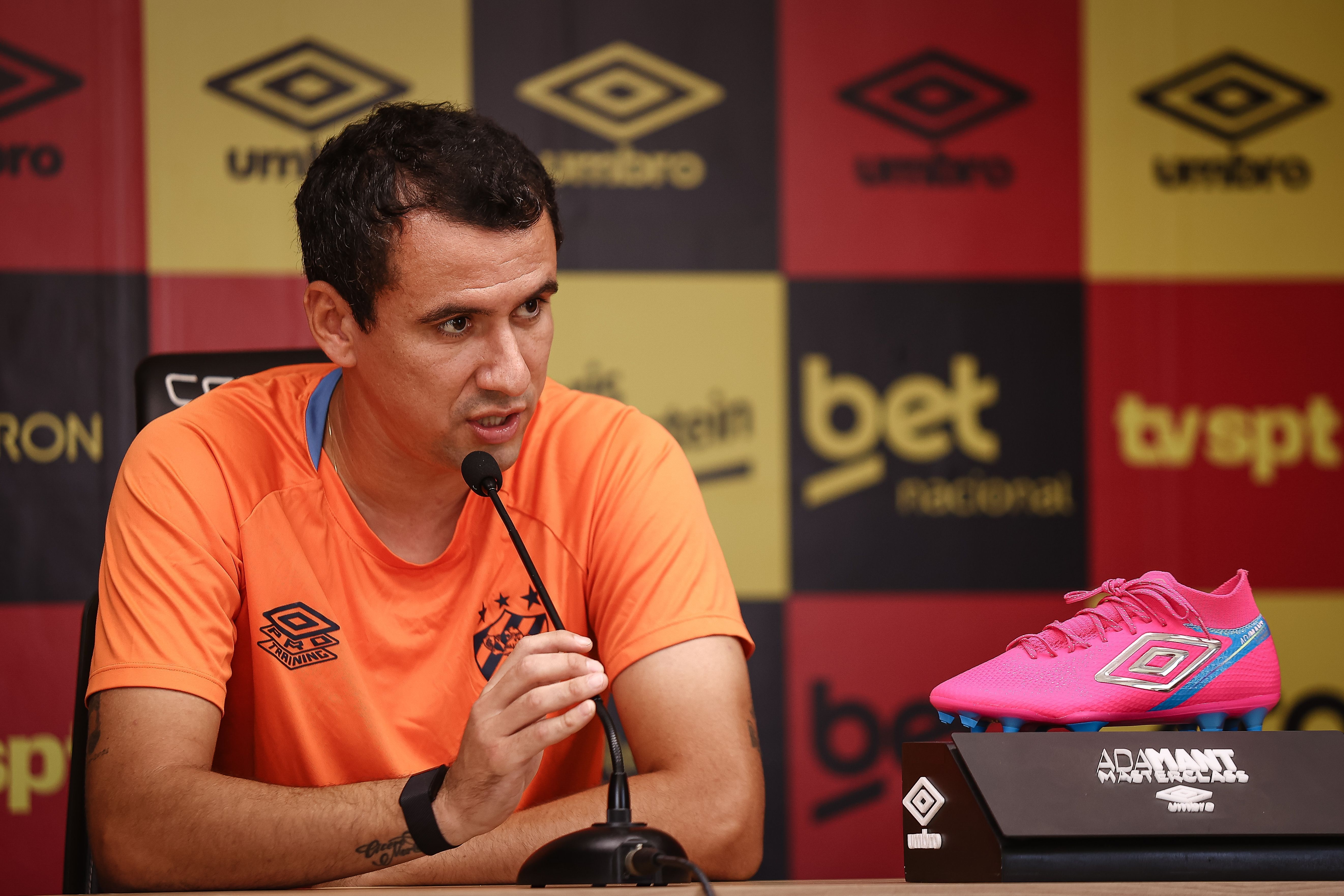 Pablo elogia Pepa e defende sistema de rodízio no Sport: 'Na Europa tem muito'