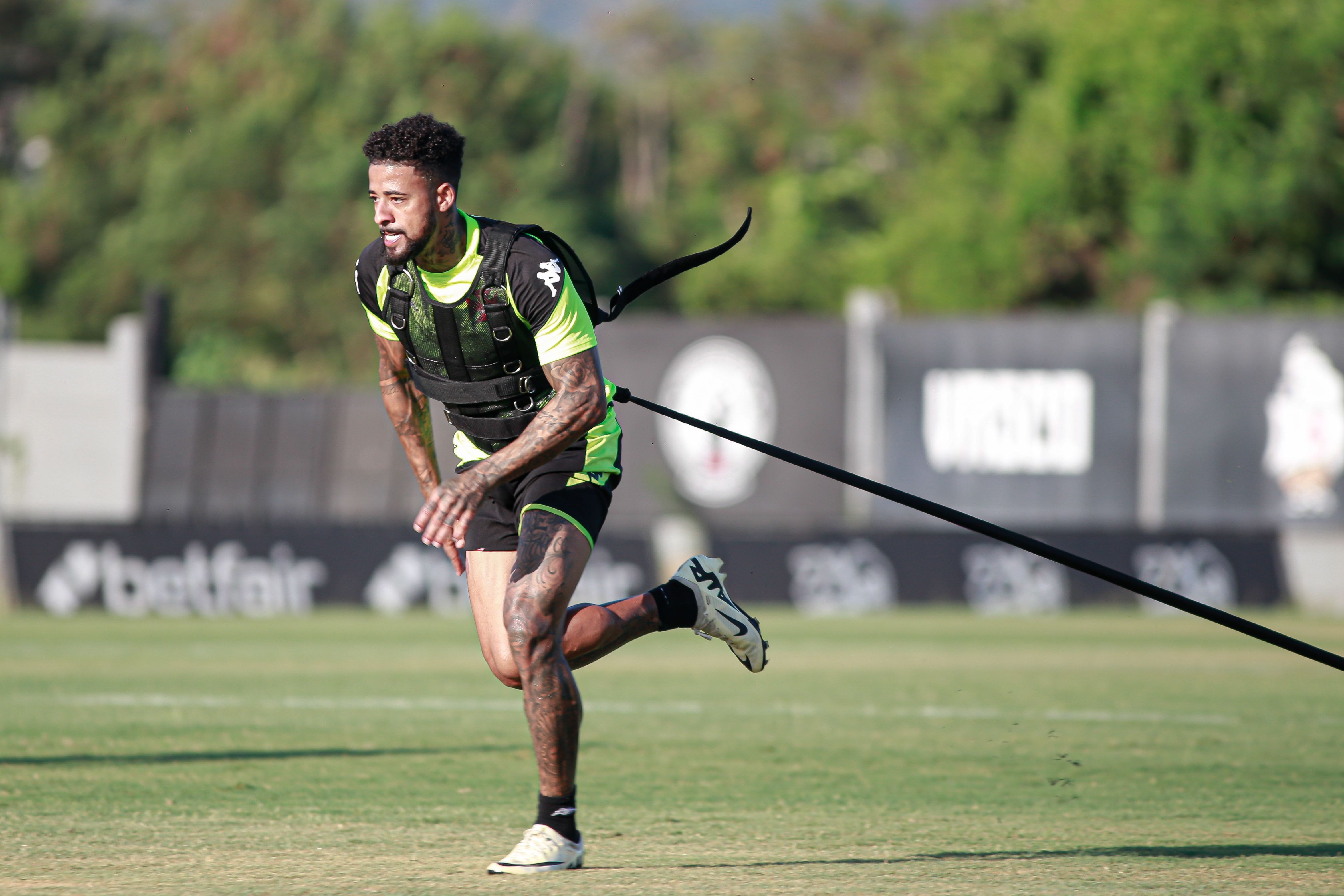 Fábio Carille terá que mudar o meio do Vasco para clássico contra o Flamengo