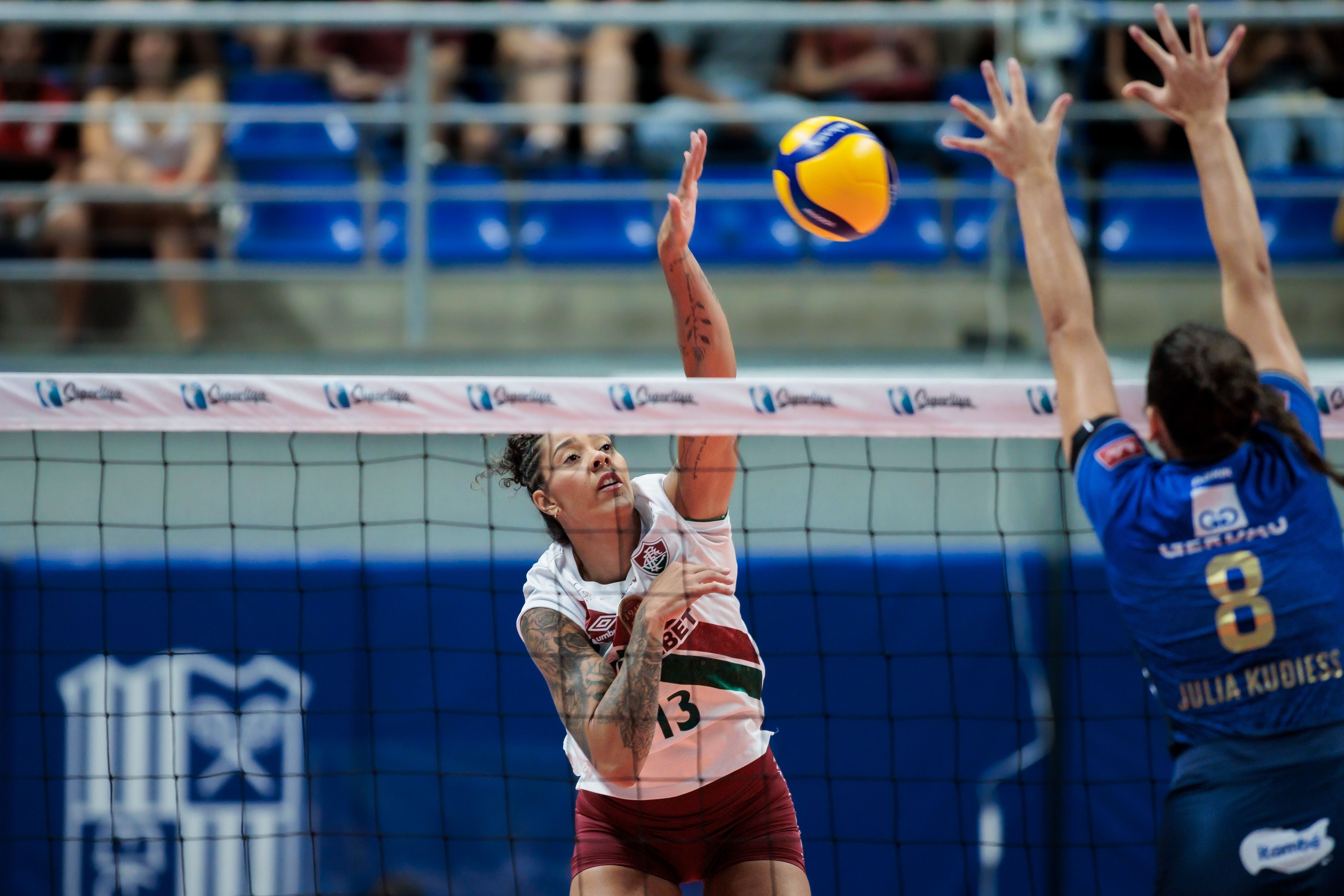 Fluminense derrota Gerdau Minas em BH pela Superliga Feminina