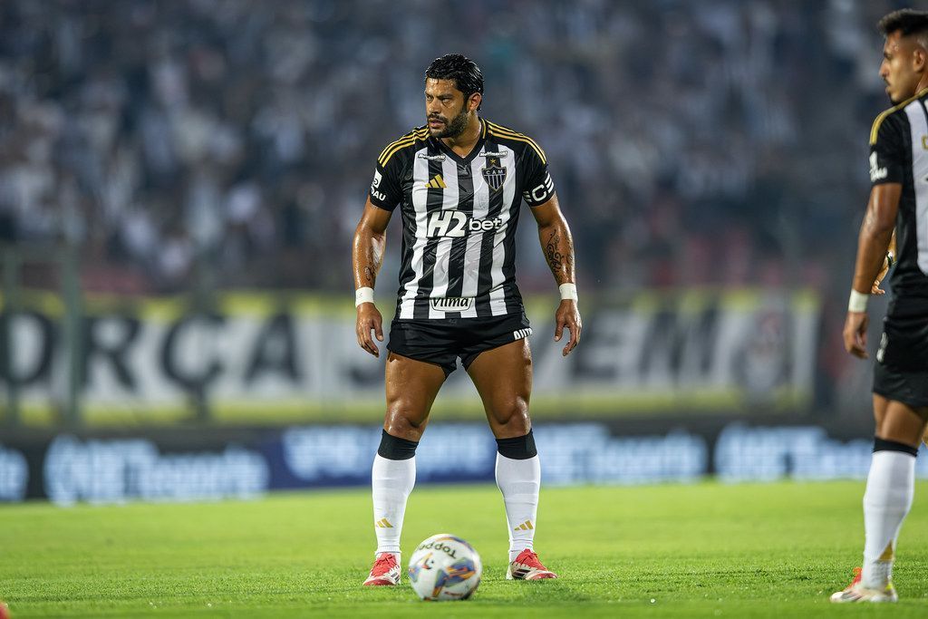 Hulk sente dores e é substituído durante jogo do Atlético contra o Tombense