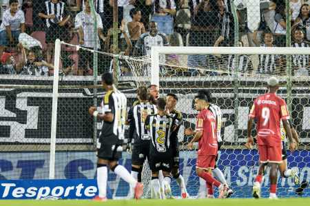 Everson tinha tomado 27 gols no Brasileiro, mas encerra a edição com 31