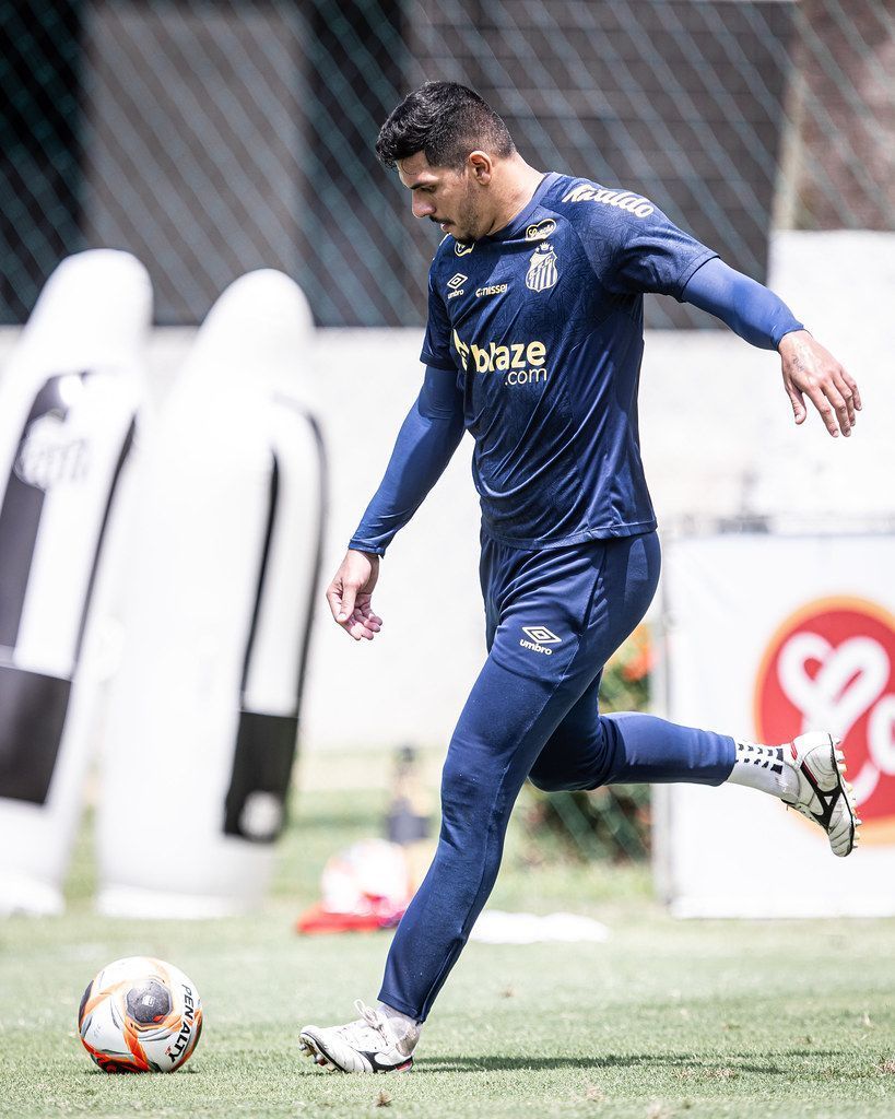 Ex-Cruzeiro se lesiona, e João Paulo voltará ao Santos após grave lesão