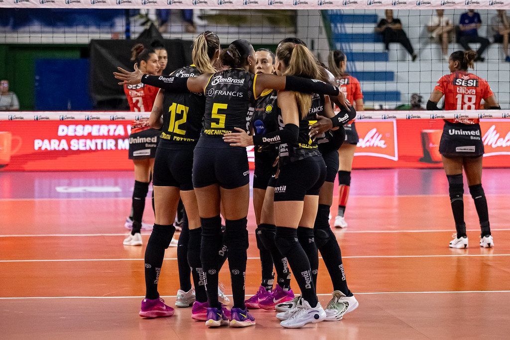 De virada, Praia Clube vence Sesi Bauru pela Superliga Feminina de Vôlei