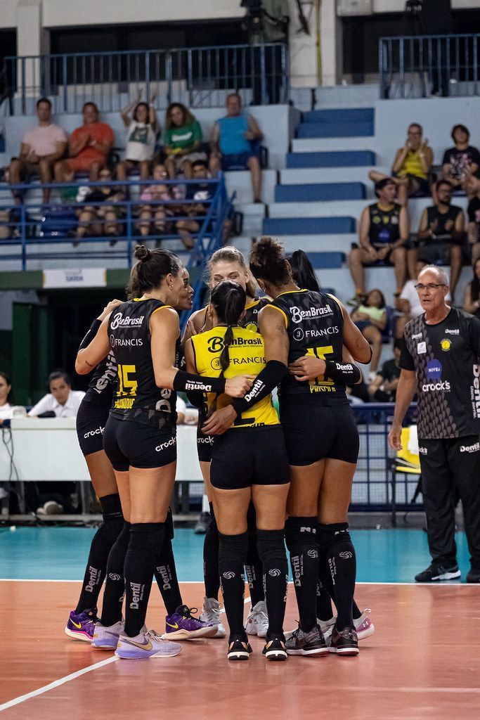 Praia Clube começa playoffs em busca de reconquistar Superliga Feminina