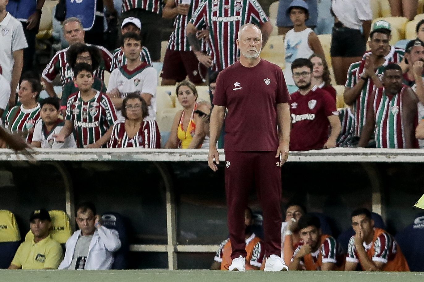 Mano reage a vaias da torcida do Fluminense mesmo com classificação no Carioca