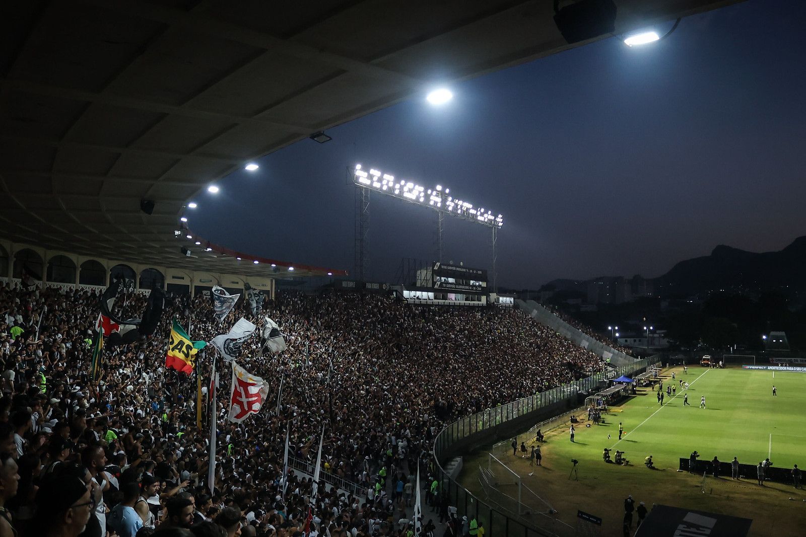Vasco divulga parcial de vendas de ingressos para semifinal do Carioca