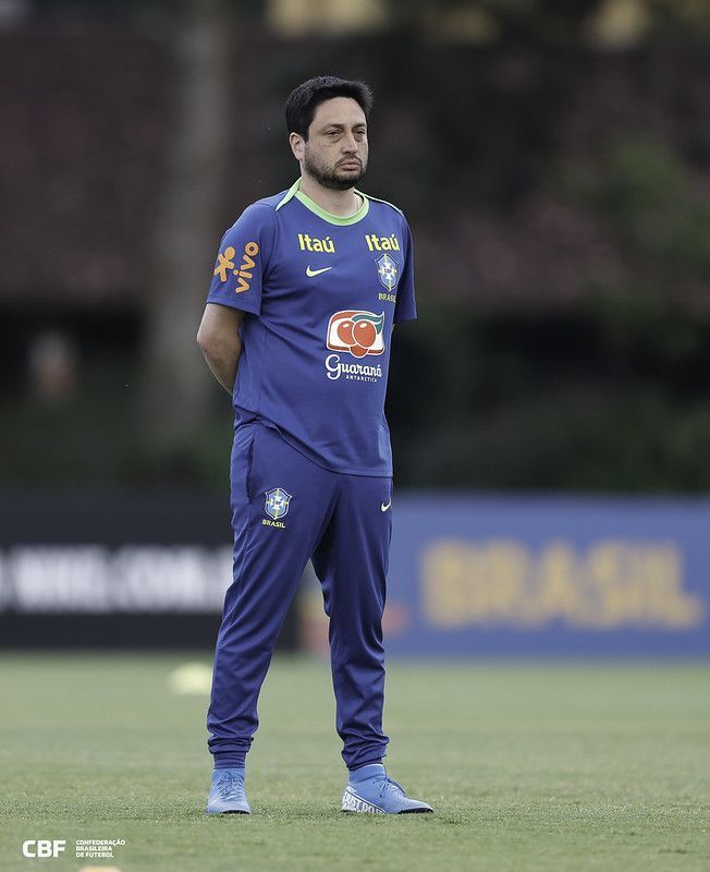 Com duas atletas do Cruzeiro, Arthur Elias convoca Seleção para amistosos nos EUA
