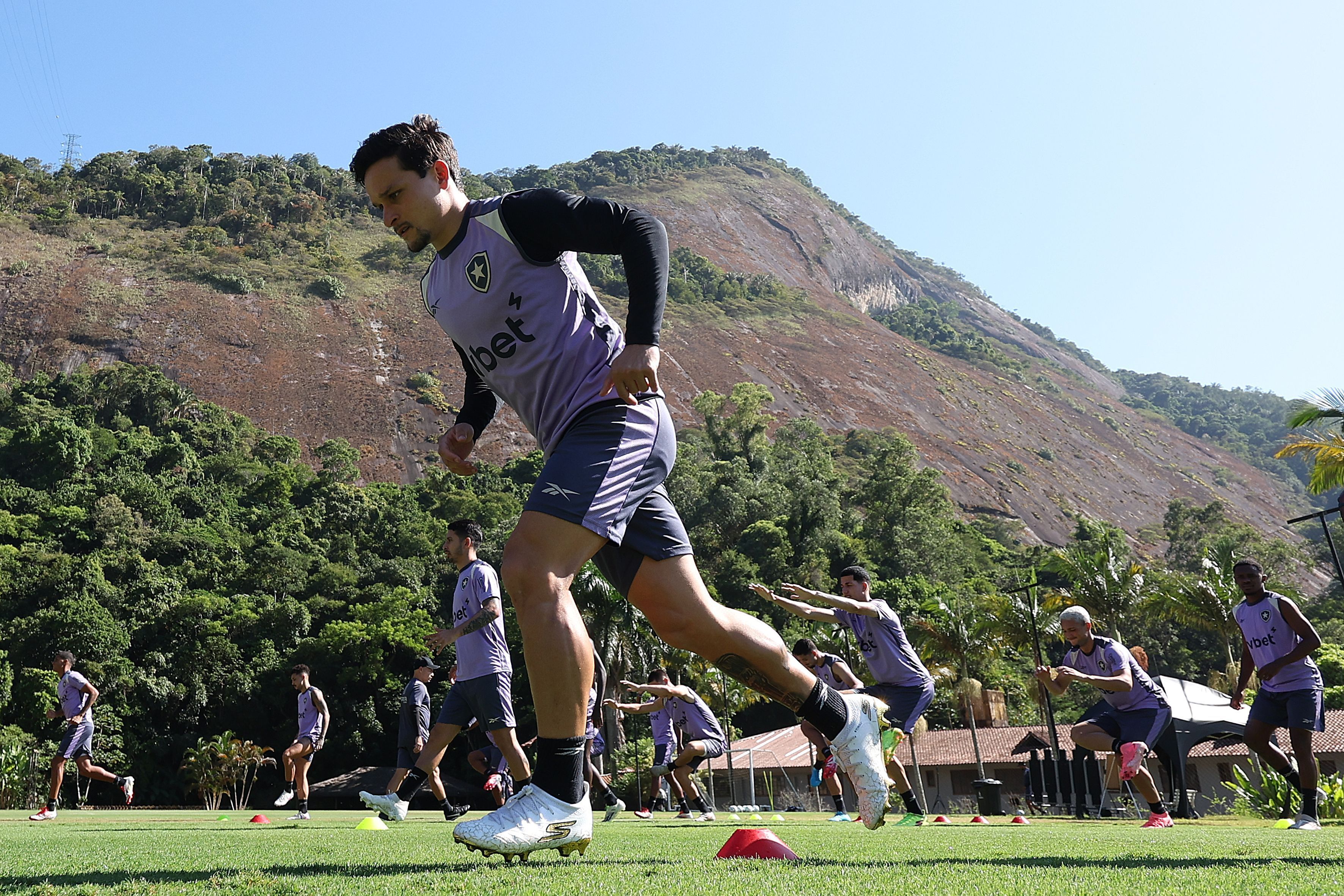 Botafogo conta com 'pacotão de reforços' para segundo jogo contra o Racing