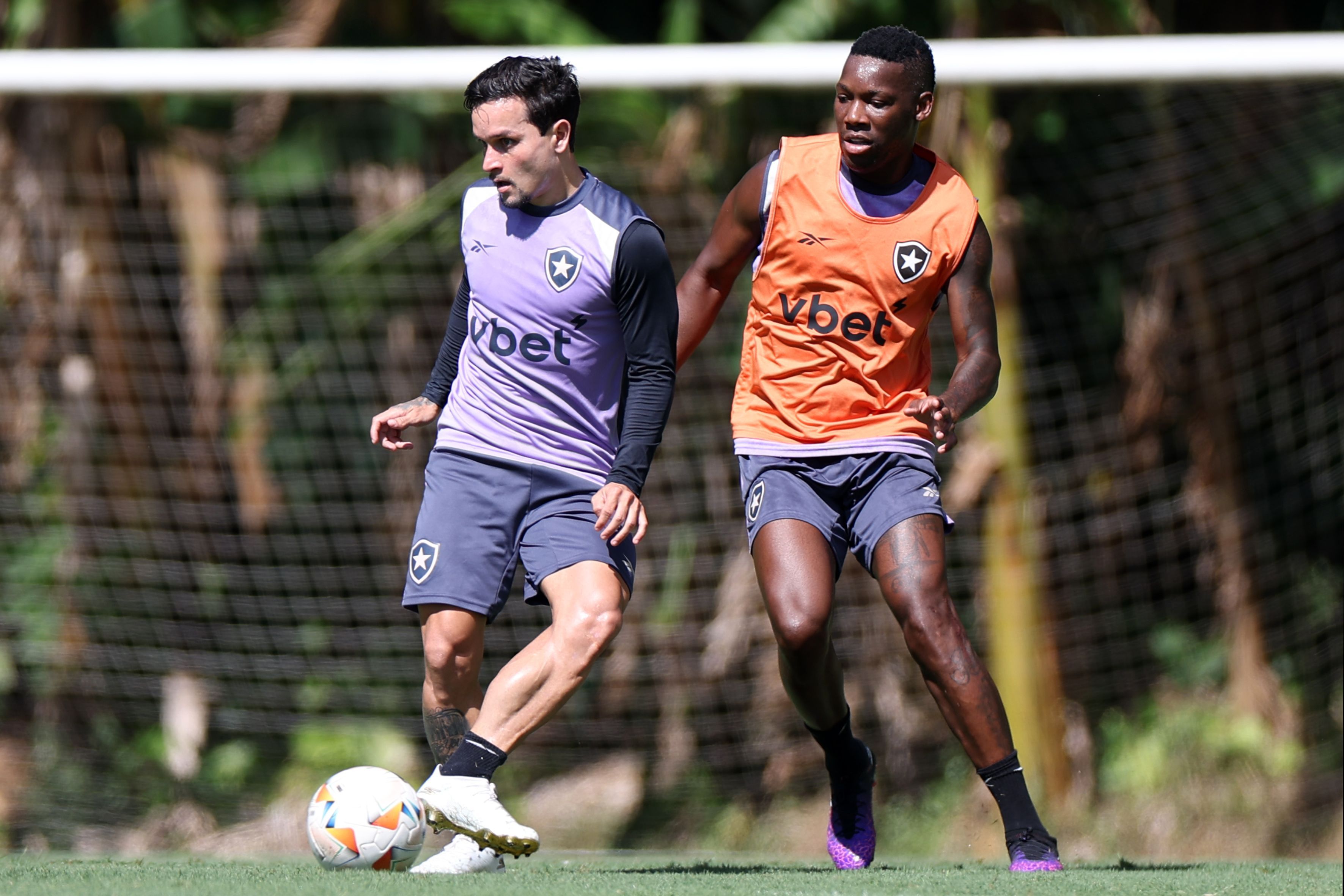 Botafogo x Racing: Artur volta ao time, e Caçapa ganha opções na zaga