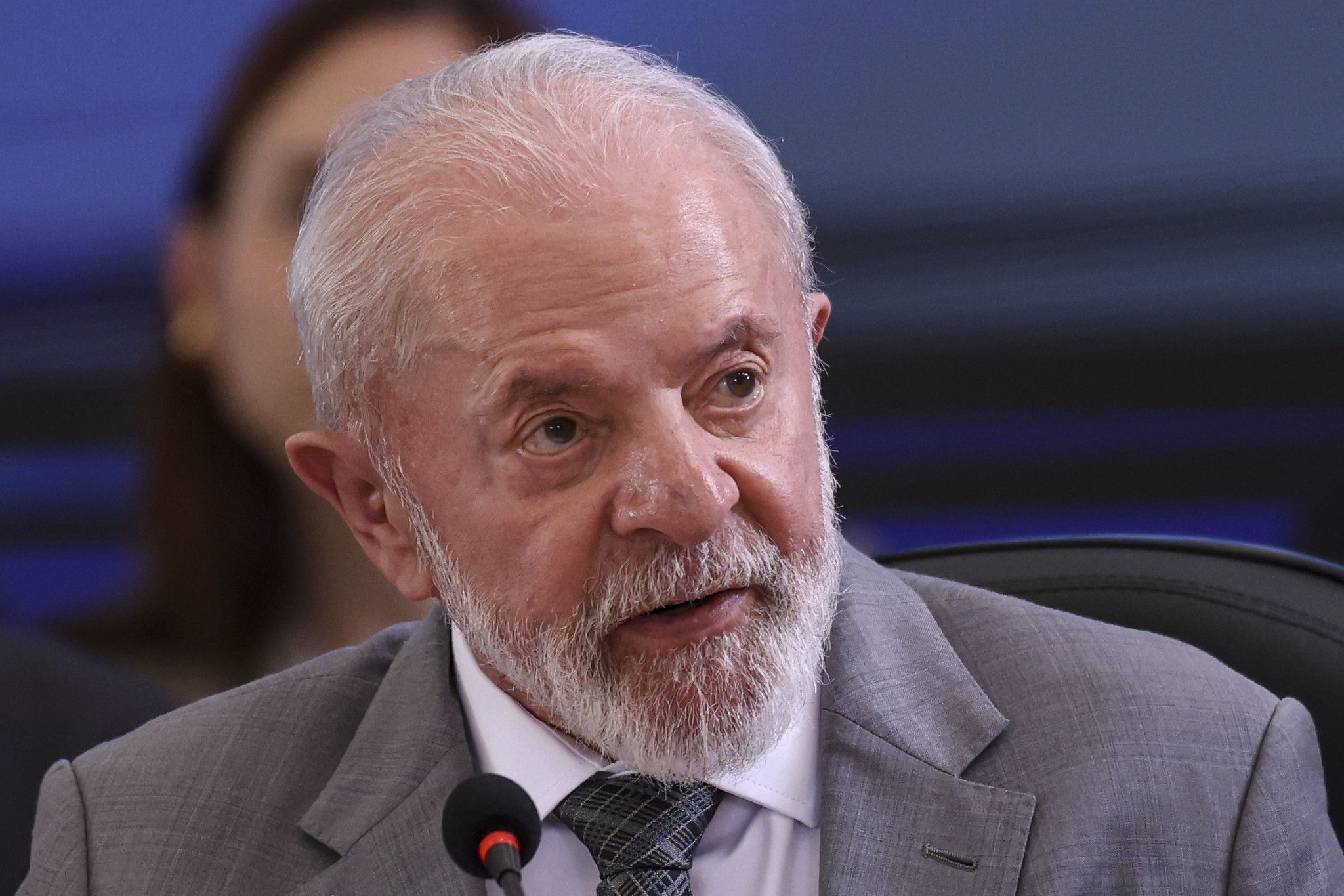 Lula diz que Zelensky foi humilhado por Trump em bate-boca 'grotesco'