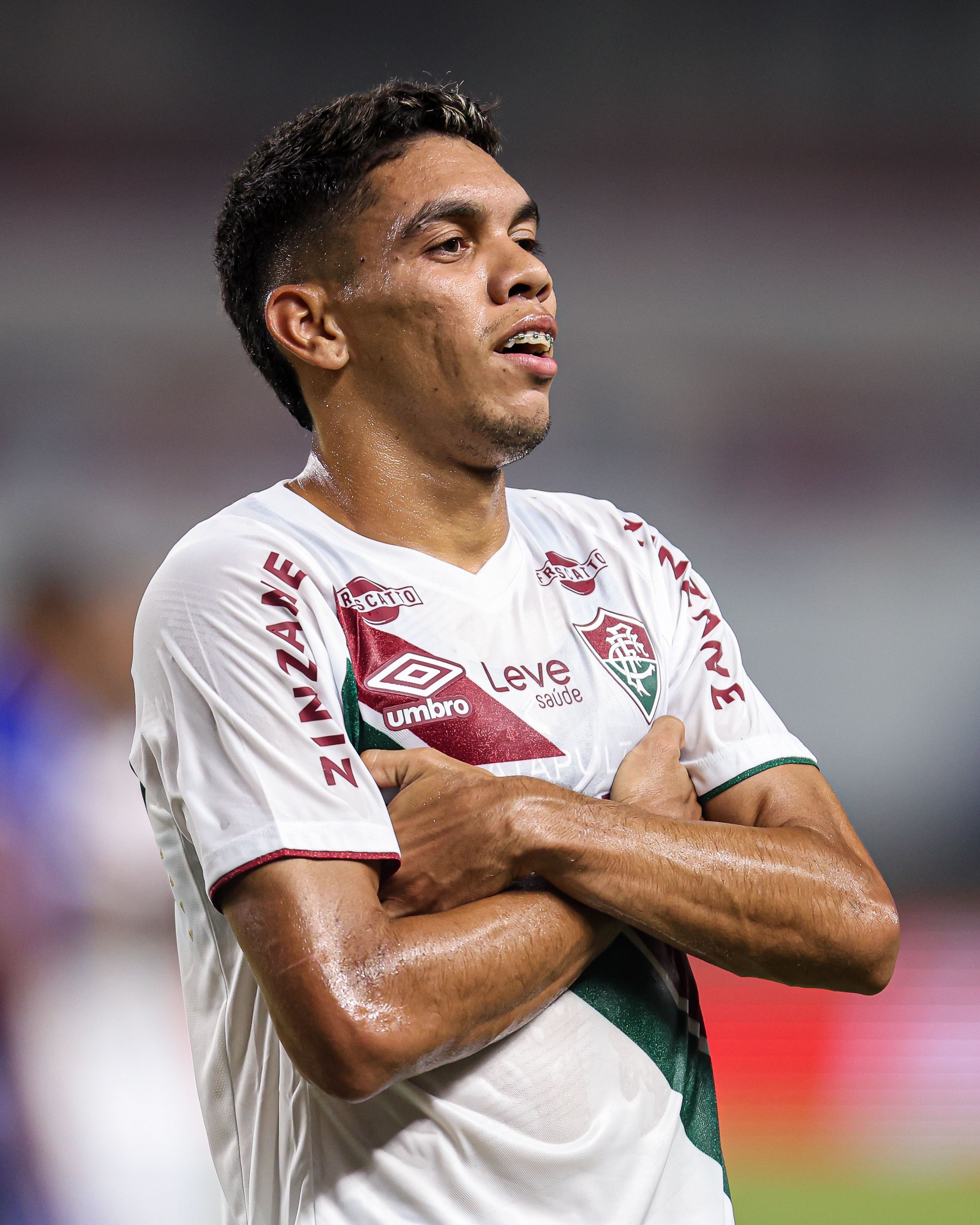 Atacante do Fluminense faz primeiro gol e comemora igual Mbappé: ‘Minha característica’