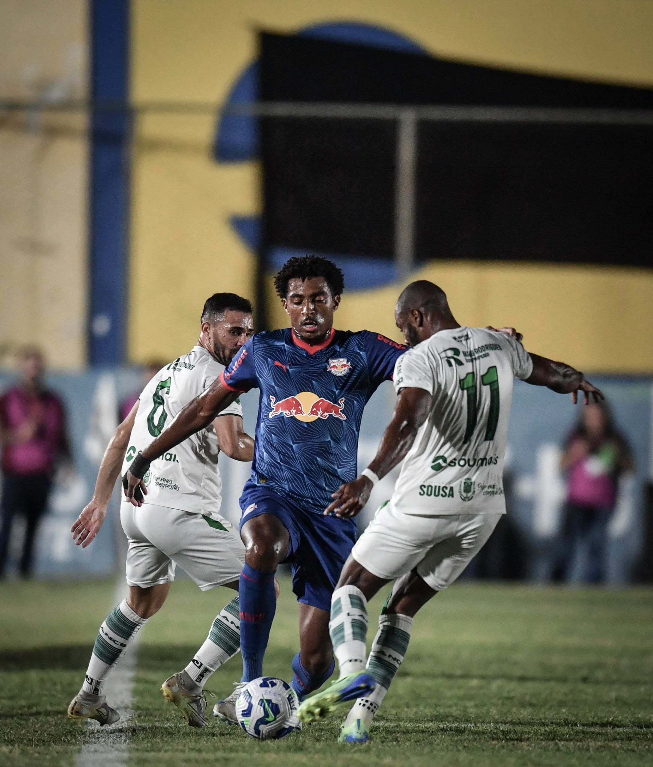 Bragantino sofre, mas vence nos pênaltis e elimina Sousa na Copa do Brasil